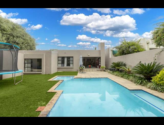 3 BEDROOM PROPERTY TO RENT IN FOURWAYS GARDENS
